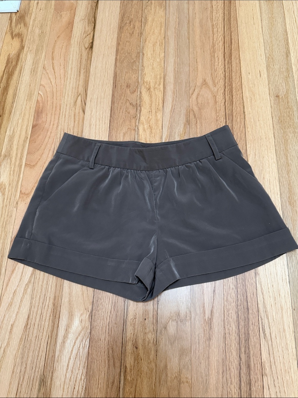 Express Tailored Shorts in Taupe 00
